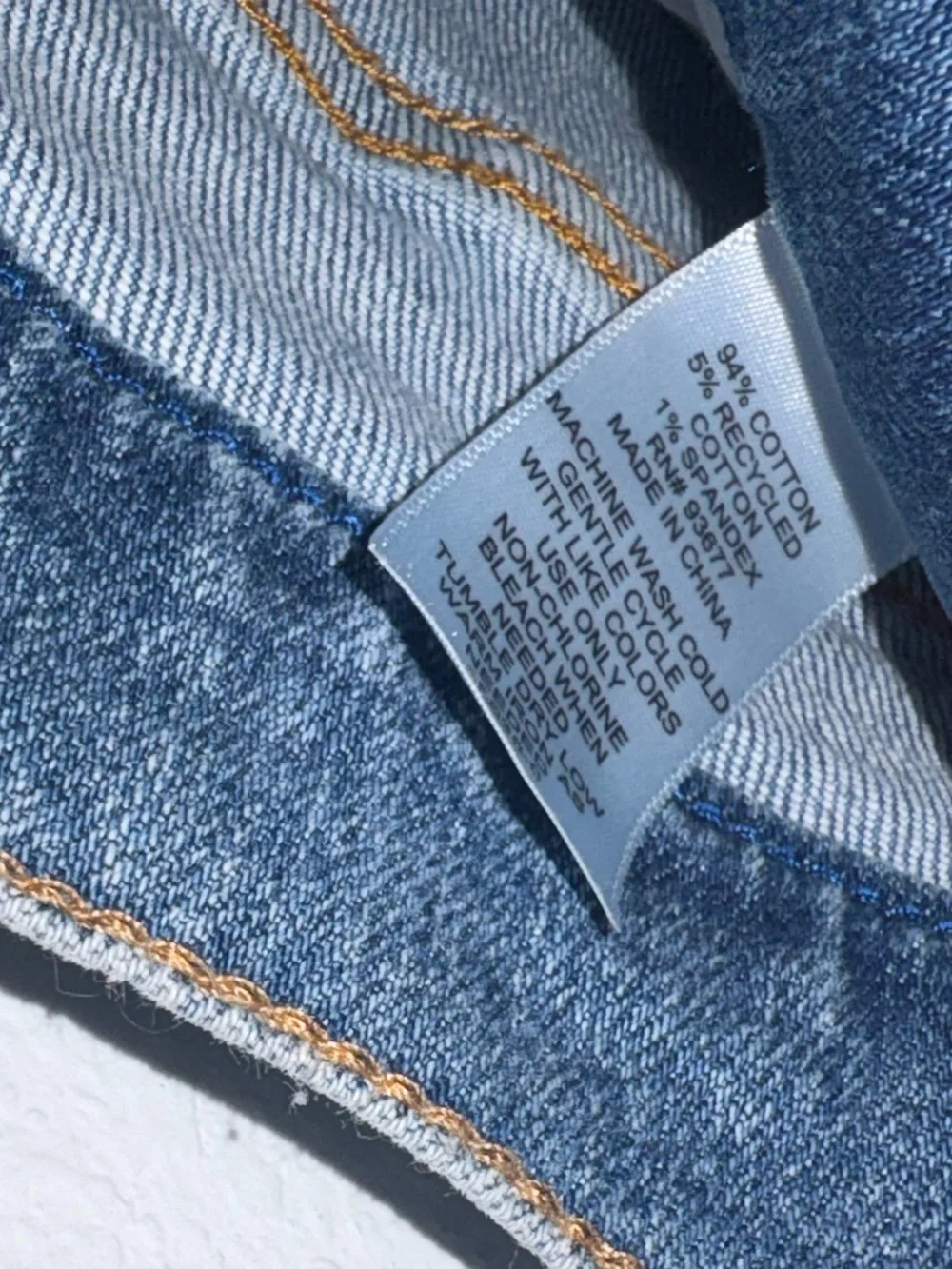 NWT Loose Fit Flex 34 x 30 Men’s Arizona Jean Company Distressed Denim
